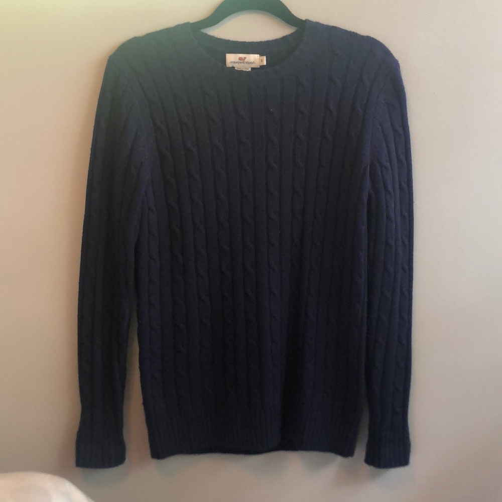BARLEY WORN Vineyard vines cable knit navy sweater